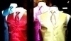 Fotografie zobrazující barevné pánské vesty