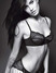Černobílá fotografie Megan Fox v prádle