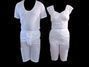 Fotografie bílého spodního prádla pro muže a ženy