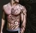 Snímek zobraující tetování těla