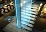 Snímek zobrazuje moderní design schodiště