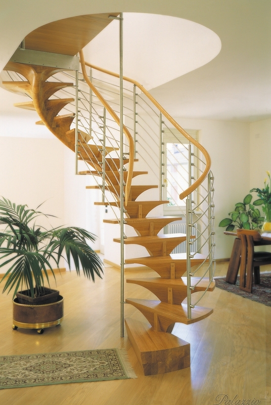 Moderní dřevěné schodiště
