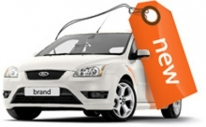Pohled na automobil značky Ford při své propagaci v reklamě