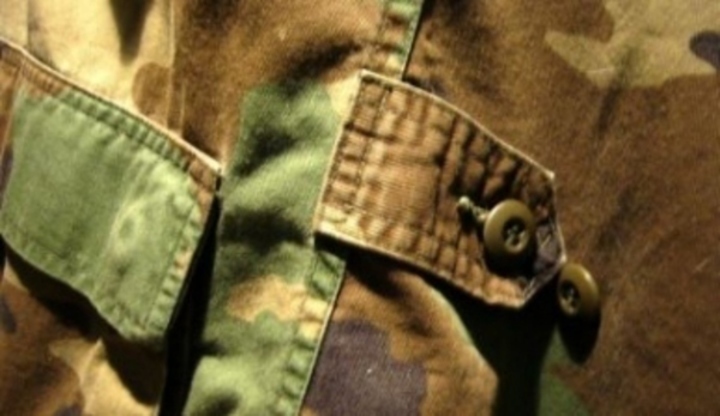 Detailní fotografie na vojenskou košili