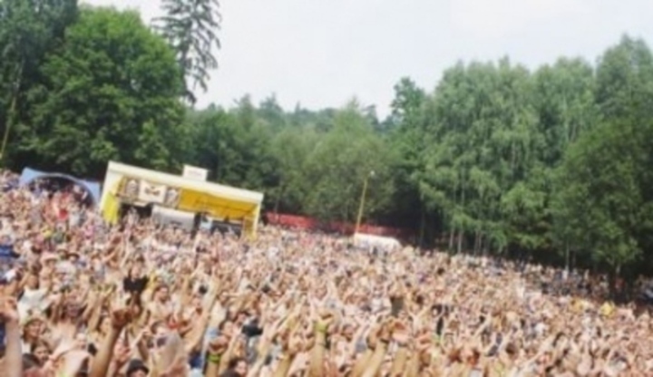 Fotografie publika na letním festivalu