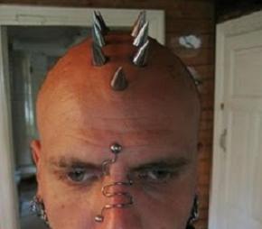 Extrémní piercing