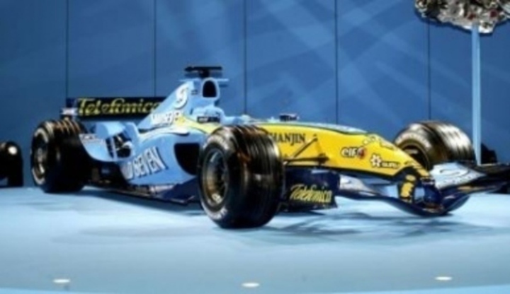 Závodní vůz formule 1 značky Renault