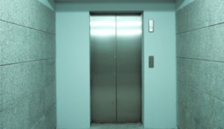 Snímek nerezového výtahu