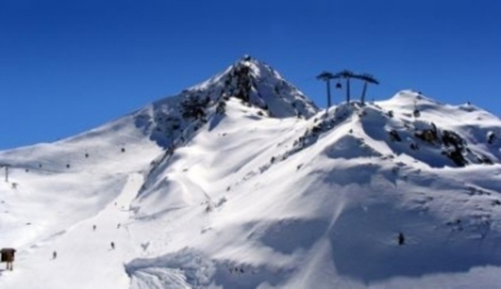 Fotografie zachycující lyžařské středisko Les Arcs