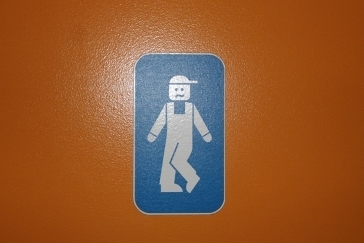 Fotografie loga pánské toalety