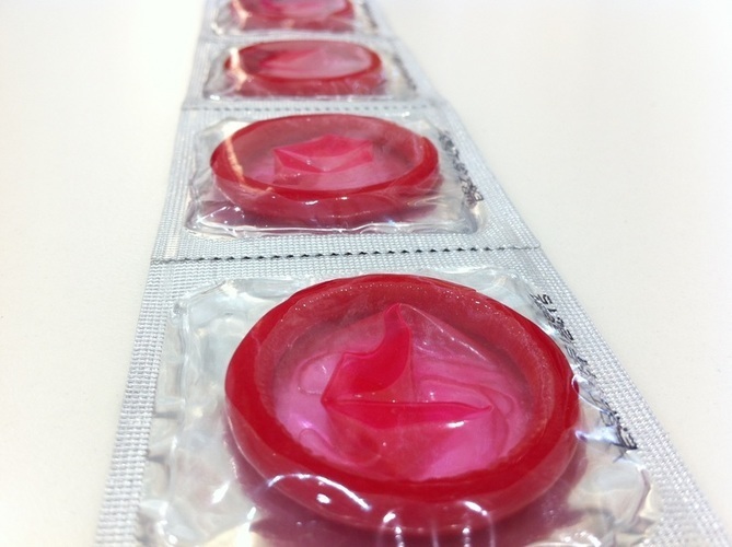 kondom - ochrana před nemocemi i početím