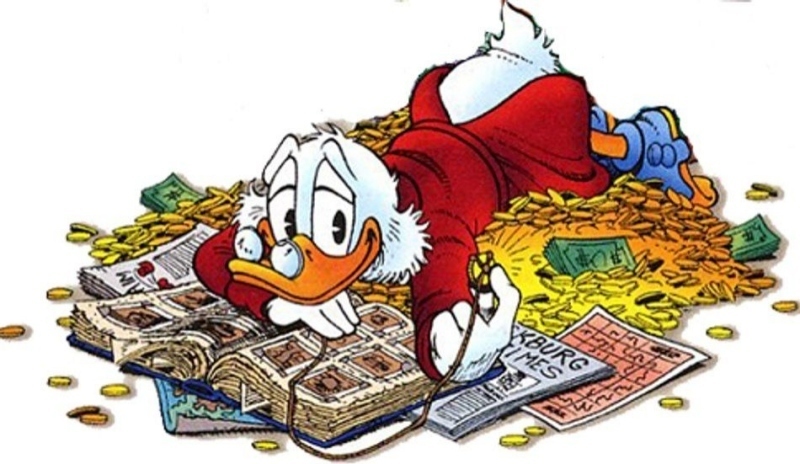 Kreslený snímek zachycující kačera Donalda ležícího na kupě peněz