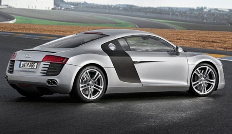 Automobil Audi R8 zvolilo klasickou koncepci 
