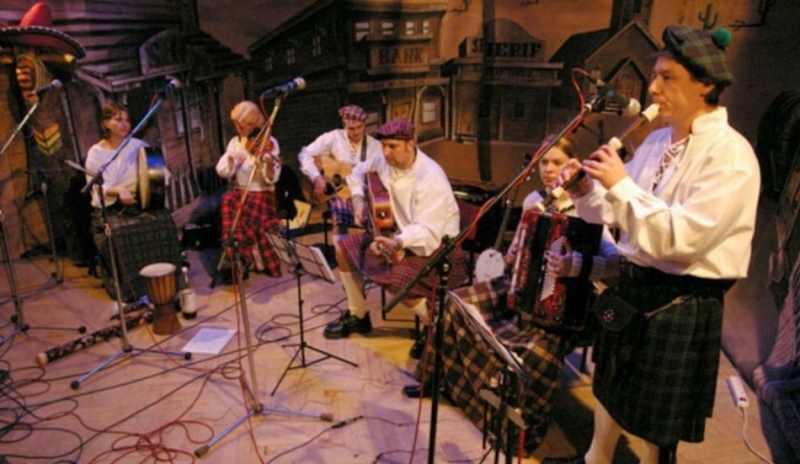 Snímek Celtic Cross je nejlepší ostravská skupina hrající irskou hudbu.