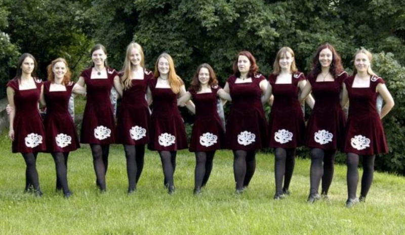 Taneční skupina DéMairt vám předvede krokové variace irských tanců.