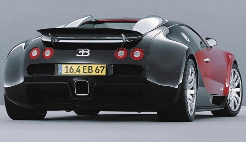 Zadní část automobilu Bugatti Veyron 