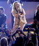 Carrie Underwood zpívá na koncertu