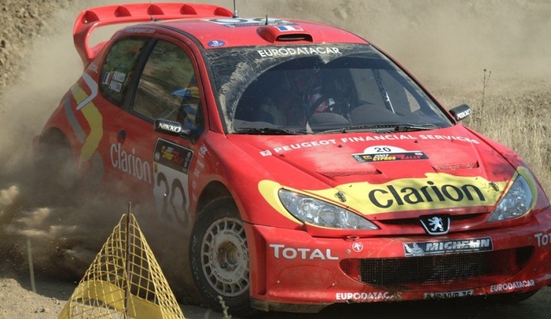Snímek zobrazující závody WRC