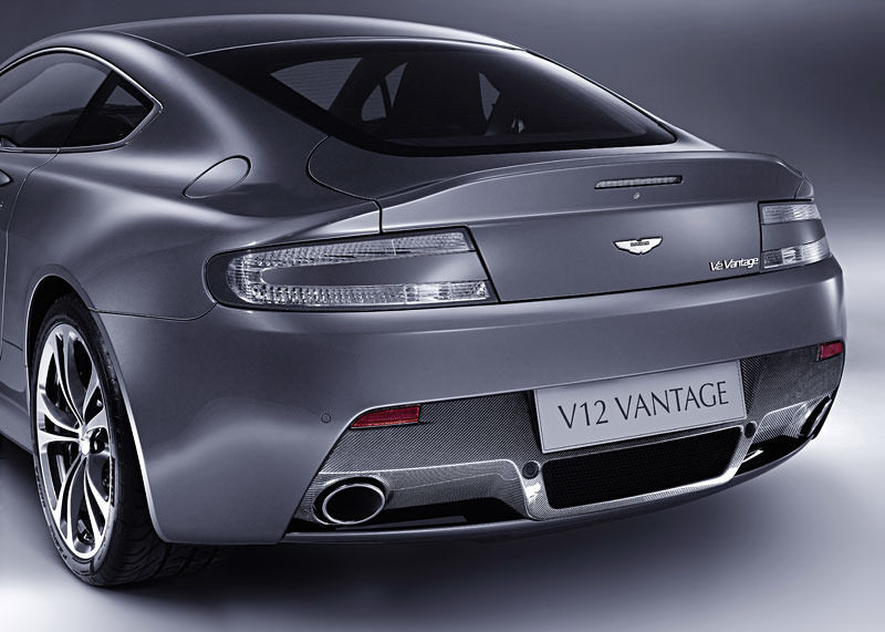 Osobní automobil Aston Martin V12 Vantage