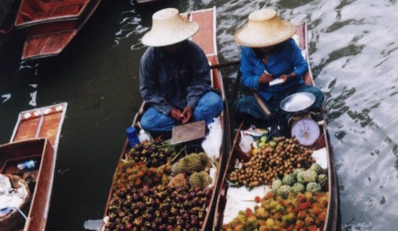Fotografie zobrazující Thajsko - plovoucí trh