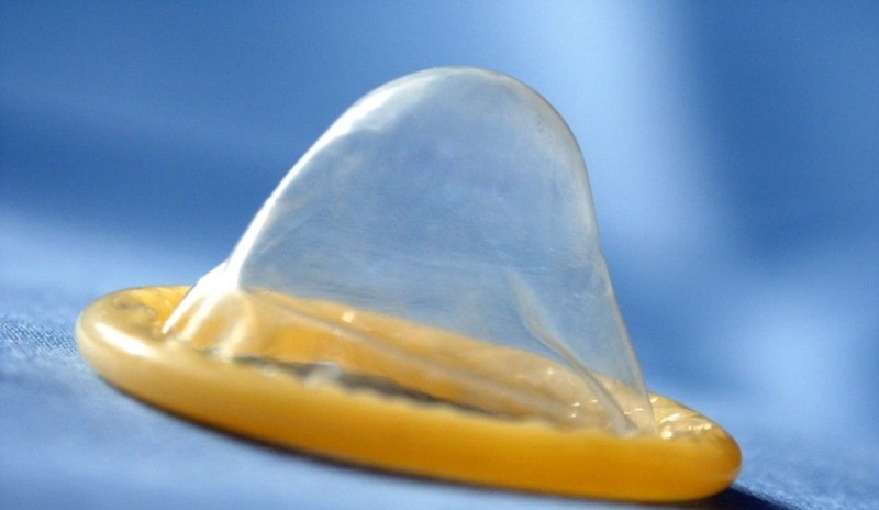 Foto zobrazující prezervativ