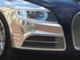 Detailní snímek předního světla vozu Bugatti Galibier 16C