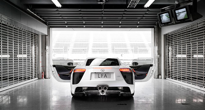Supersportovní vůz Lexus LF-A