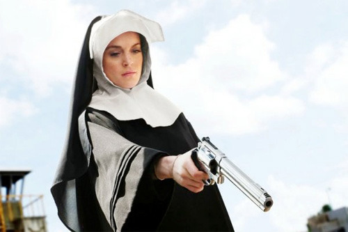 Sestra Lindsay (Zdroj: Fandomania.com)