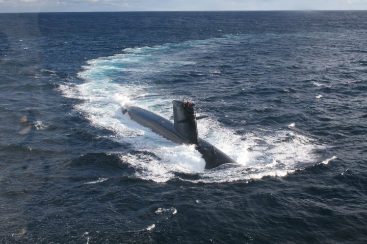 ponorka v moři