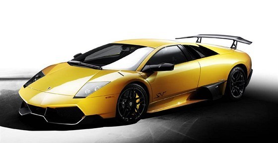 Sportovní vůz Lamborghini Murciélago žluté barvy