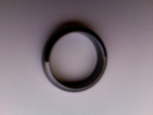 Nenápadným vodítkem asexuála je černý prsten