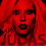Lady Gaga na červené fotografii s nápisem JUDAS