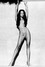 Carla Bruni na černobílé fotografii nahá