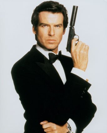 Herec Pierce Brosnan jako sexy James Bond