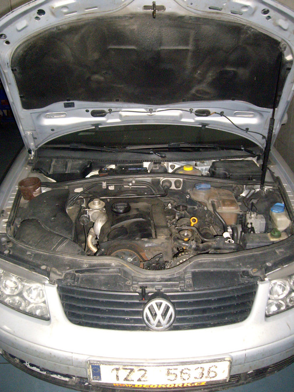 Nahlédnutí pod kapotu vozu Volkswagen Passat 1,9 TDI